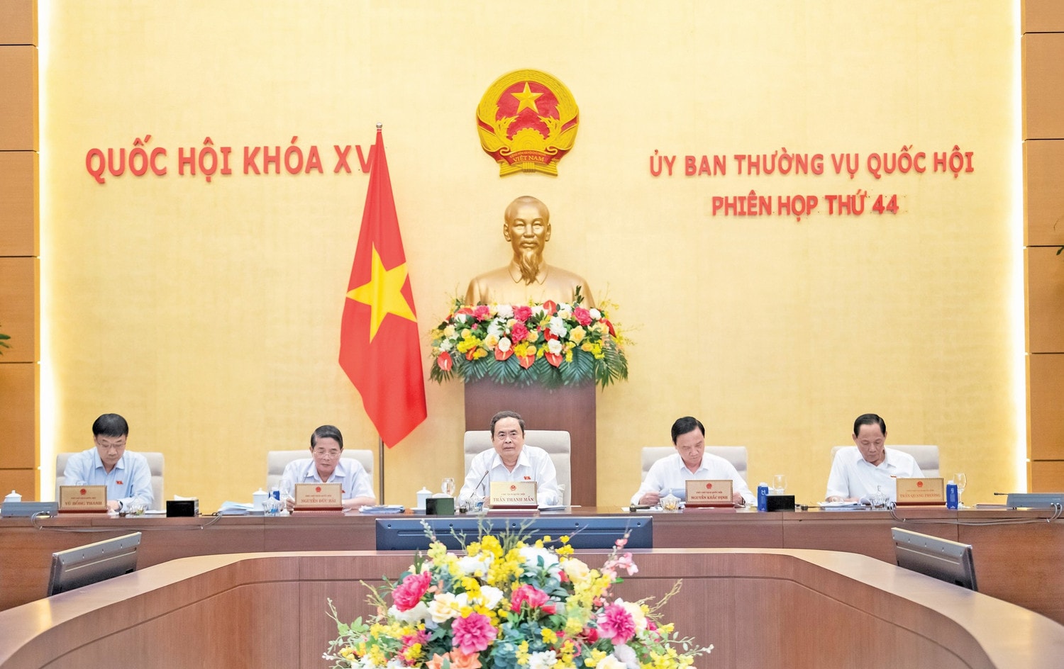 ctqh-tran-thanh-man-chieu2.jpg