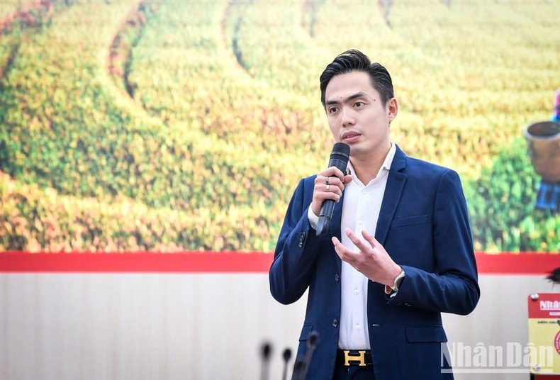 Tổng Giám đốc Phygital Labs Huy Nguyễn nói về dự án.