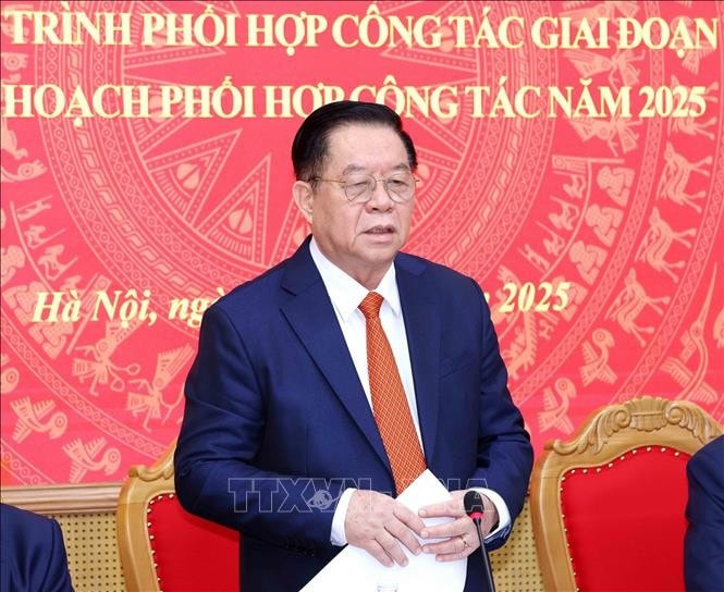 Bí thư Trung ương Đảng, Trưởng Ban Tuyên giáo và Dân vận Trung ương Nguyễn Trọng Nghĩa phát biểu tại Lễ ký kết. Ảnh: Phương Hoa/TTXVN