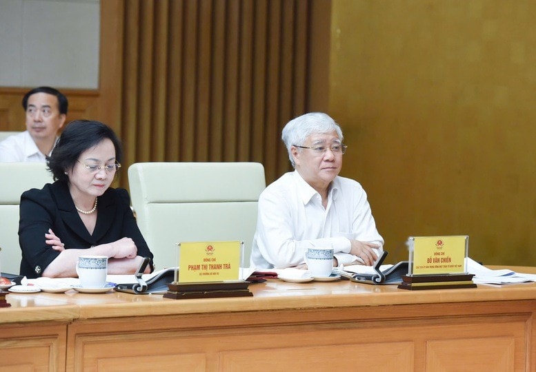 Chủ tịch Ủy ban Trung ương Mặt trận Tổ quốc Việt Nam Đỗ Văn Chiến, Phó Chủ tịch Hội đồng tham dự phiên họp. Ảnh: VGP/Nhật Bắc