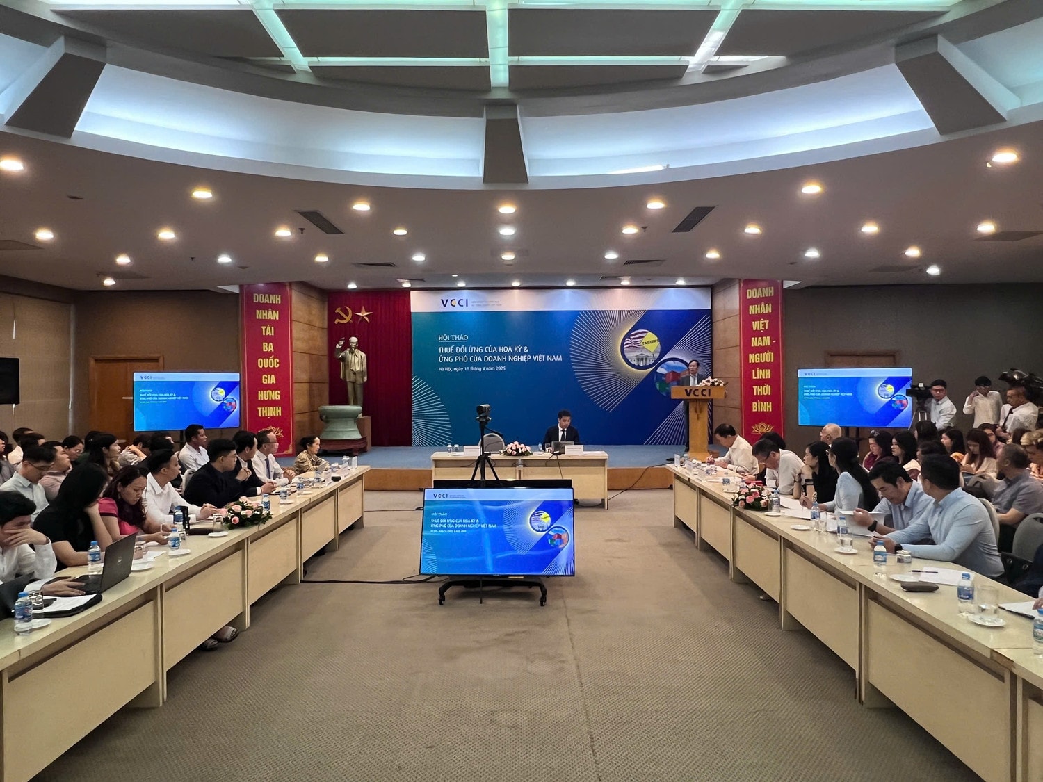 Toàn cảnh hội thảo. Ảnh: Vũ Quang