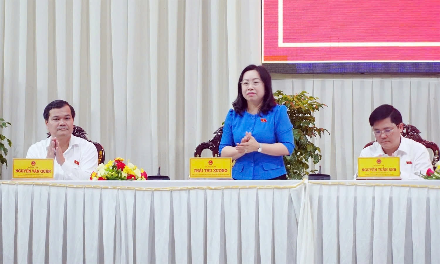 Phó Chủ tịch Thường trực Tổng Liên đoàn Lao động Việt Nam Thái Thu Xương tại cuộc tiếp xúc cử tri. Ảnh: Hải Hành