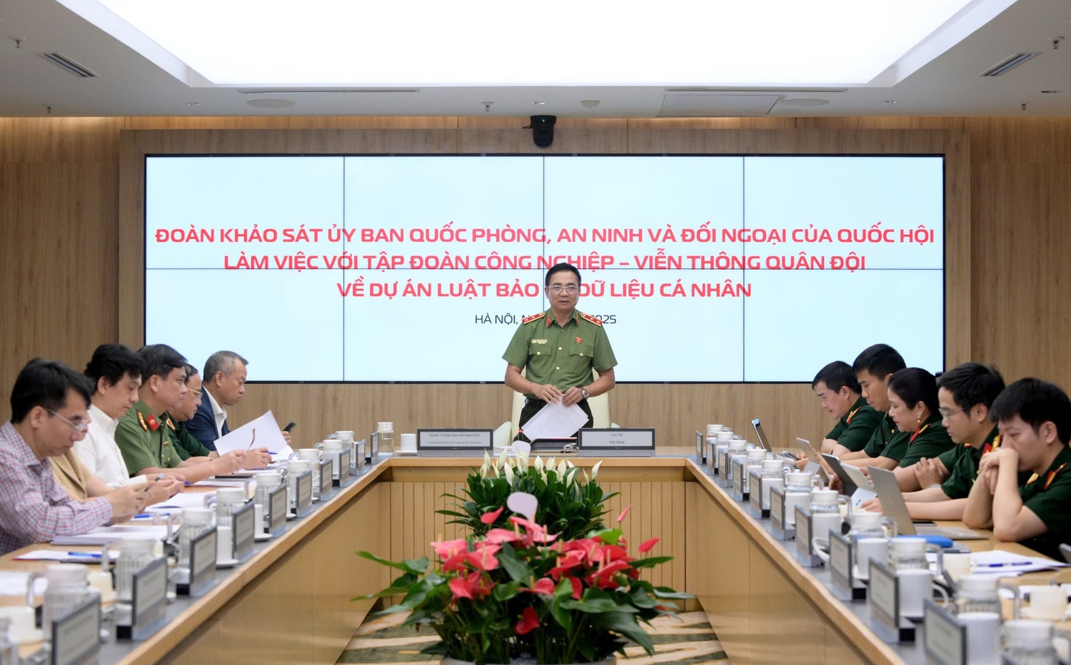 Quang cảnh cuộc làm việc