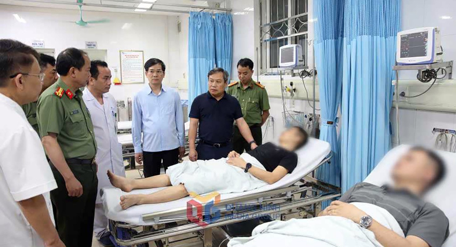 Bí thư Tỉnh ủy Quảng Ninh Vũ Đại Thắng thăm hỏi, động viên thân nhân chiến sĩ hy sinh khi bắt tội phạm ma túy
