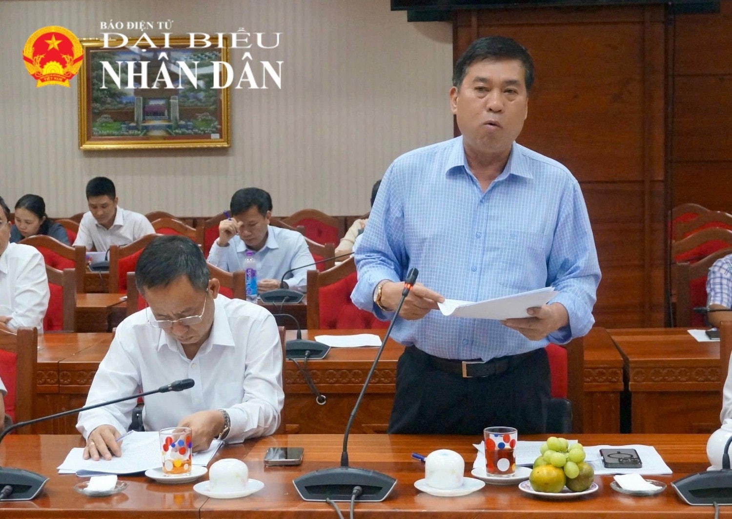Giám đốc Sở Dân tộc và Tôn giáo tỉnh Đắk Lắk Nguyễn Kính trình bày báo cáo với Đoàn khảo sát
