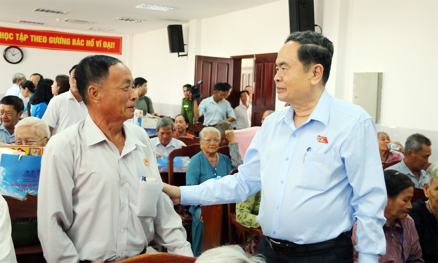 Chủ tịch Quốc hội Trần Thanh Mẫn với cử tri tỉnh Hậu Giang. Ảnh: Hải Hành