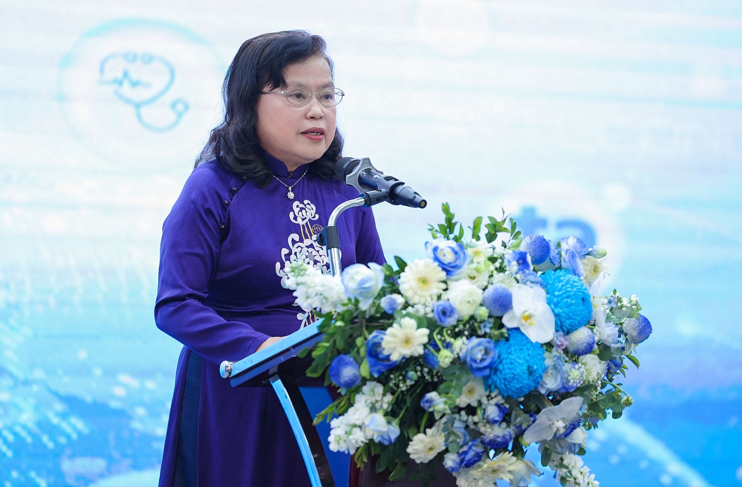 pgstsbs-nguyen-thi-xuyen-chu-tich-tong-hoi-y-hoc-viet-nam-phat-bieu-tai-le-ky-ket-anh-benh-vien-da-khoa-tam-anh.jpg