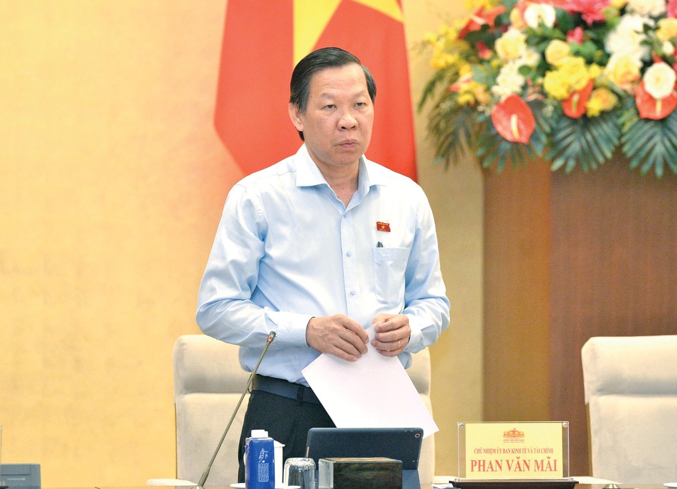 Chủ nhiệm Ủy ban Kinh tế và Tài chính Phan Văn Mãi phát biểu. Ảnh: Hồ Long
