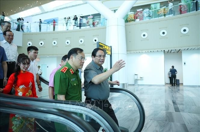 Thủ tướng Phạm Minh Chính thăm công trình Nhà ga T3 Cảng hàng không quốc tế Tân Sơn Nhất. Ảnh: Dương Giang/TTXVN