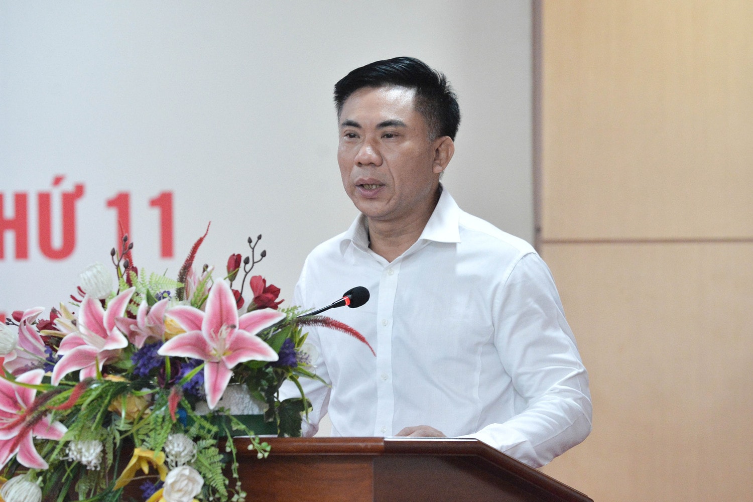Vụ trưởng Vụ Lý luận chính trị, Ban Tuyên giáo và Dân vận Trung ương Đoàn Văn Báu phát biểu tại hội nghị. Ảnh: Hồ Long