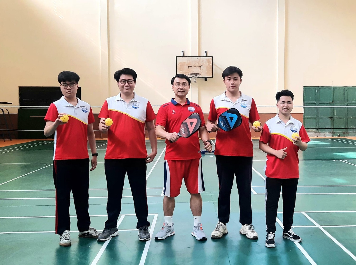 Sinh viên tham gia tiết học Pickleball tại Trường Đại học Thủy lợi. Ảnh: NTCC