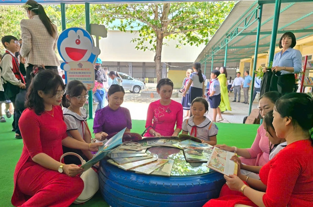 Tại Ngôi nhà Trí tuệ có phòng đọc với hàng nghìn cuốn sách hay, bổ ích về nhiều thể loại phù hợp lứa tuổi