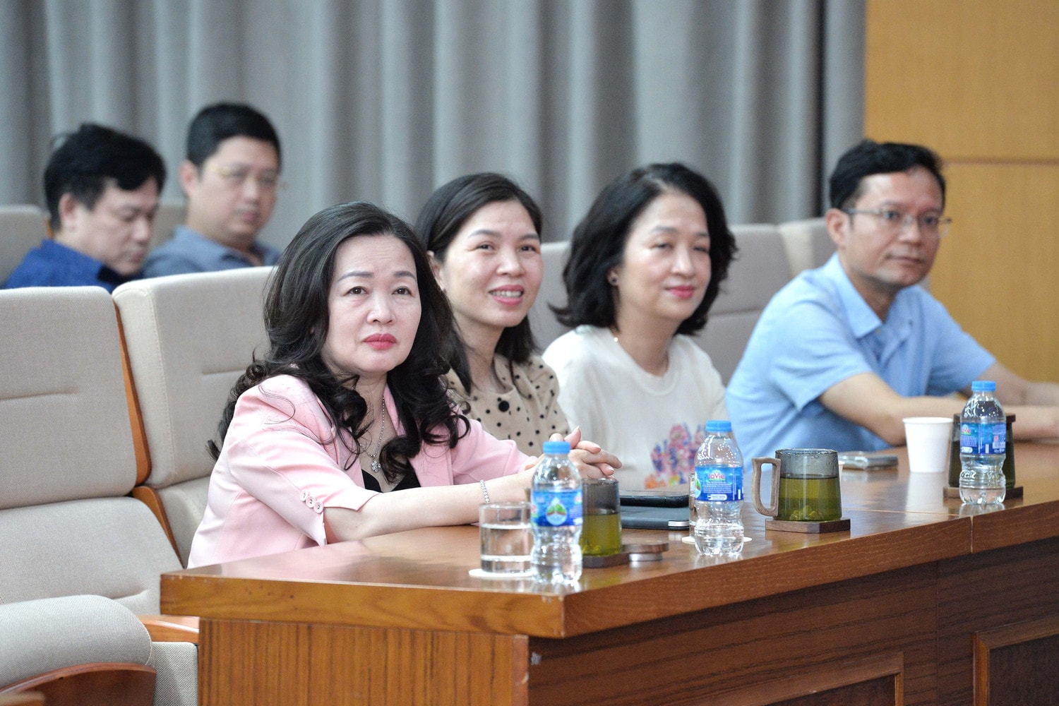 Các đại biểu dự hội nghị. Ảnh: Hồ Long