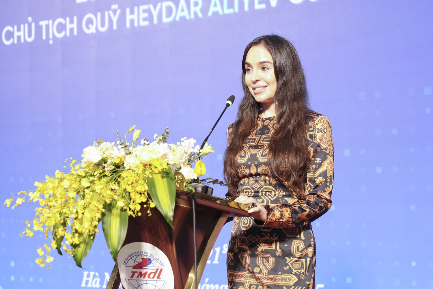 ba-leyla-aliyeva-pho-chu-tich-quy-heydar-aliyev-azerbaijan-phat-bieu-tai-chuong-trinh-min.jpg