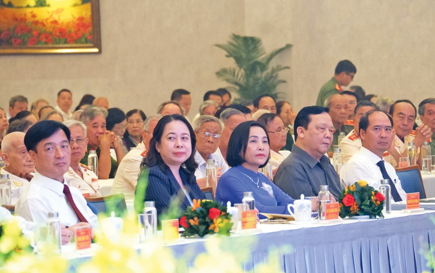 Các đại biểu tham dự cuộc gặp mặt. Ảnh: Hoa Lê