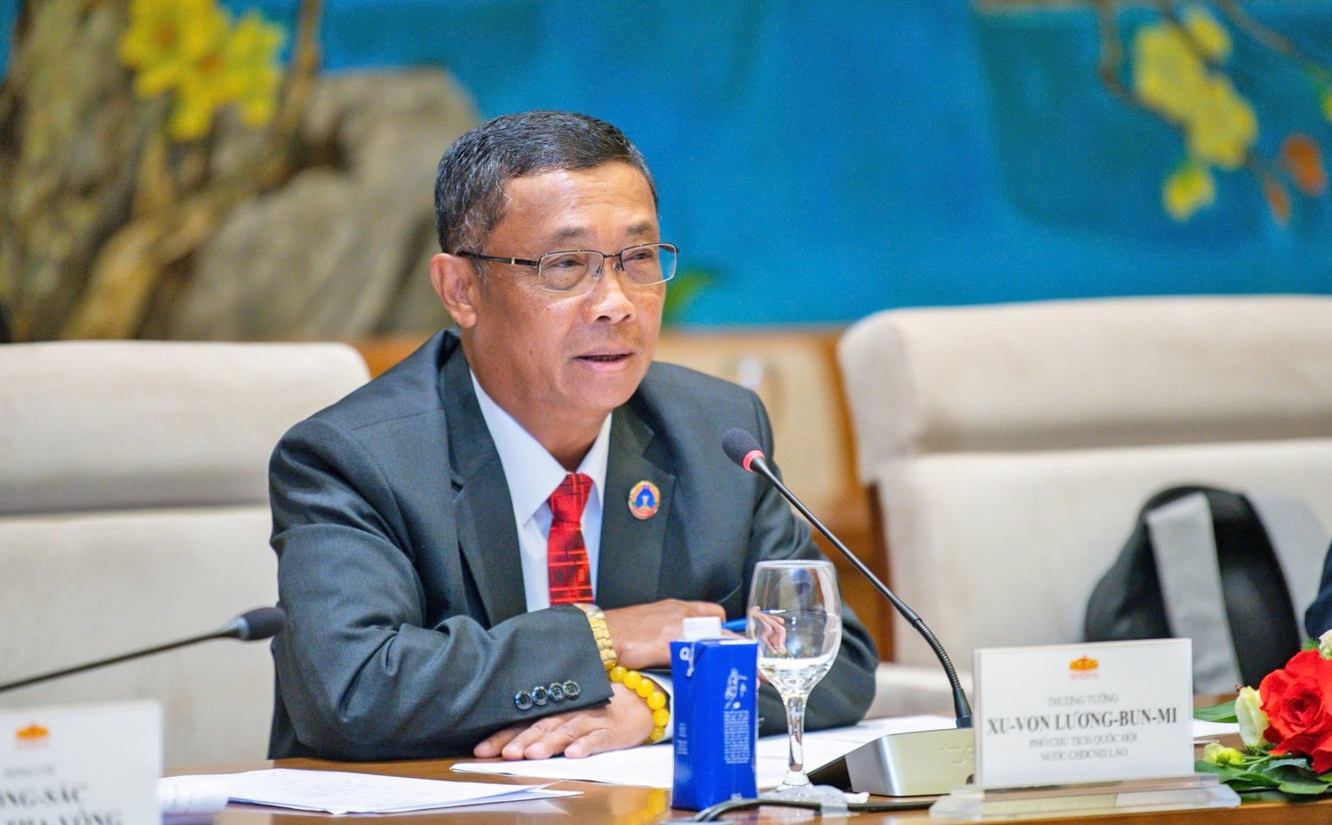 pctqh-lao01.jpg
