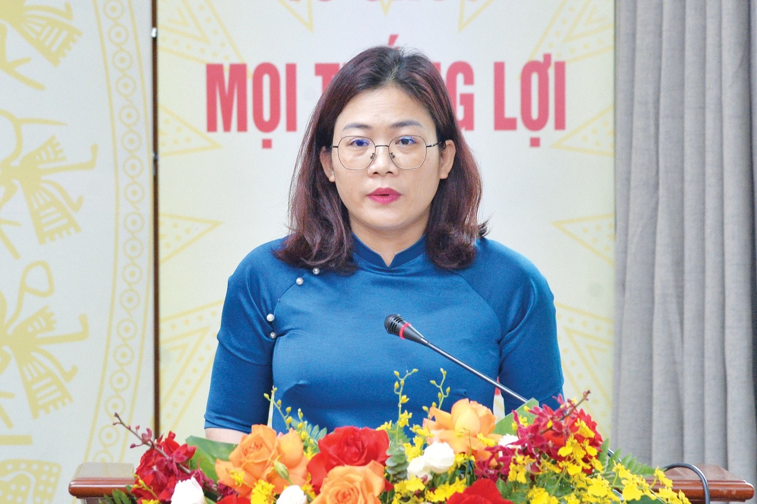 Đảng viên Phạm Thị Thúy trình bày tham luận tại Đại hội