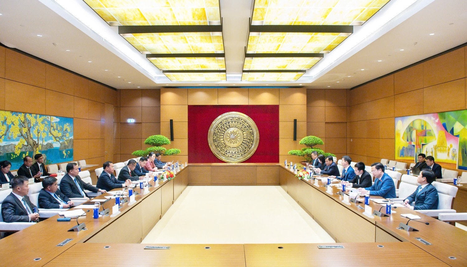 Quang cảnh cuộc làm việc