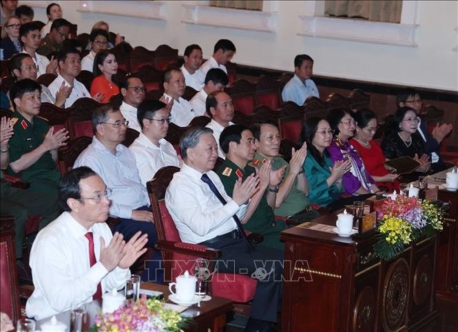 Tổng Bí thư Tô Lâm và các đại biểu dự Chương trình hoà nhạc đặc biệt "Bản giao hưởng hoà bình”. Ảnh: Thống Nhất/TTXVN