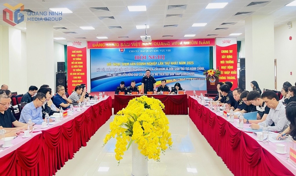 Hải quan Khu vực VIII đối thoại với hơn 80 doanh nghiệp xuất nhập khẩu. Ảnh: Hải Nam