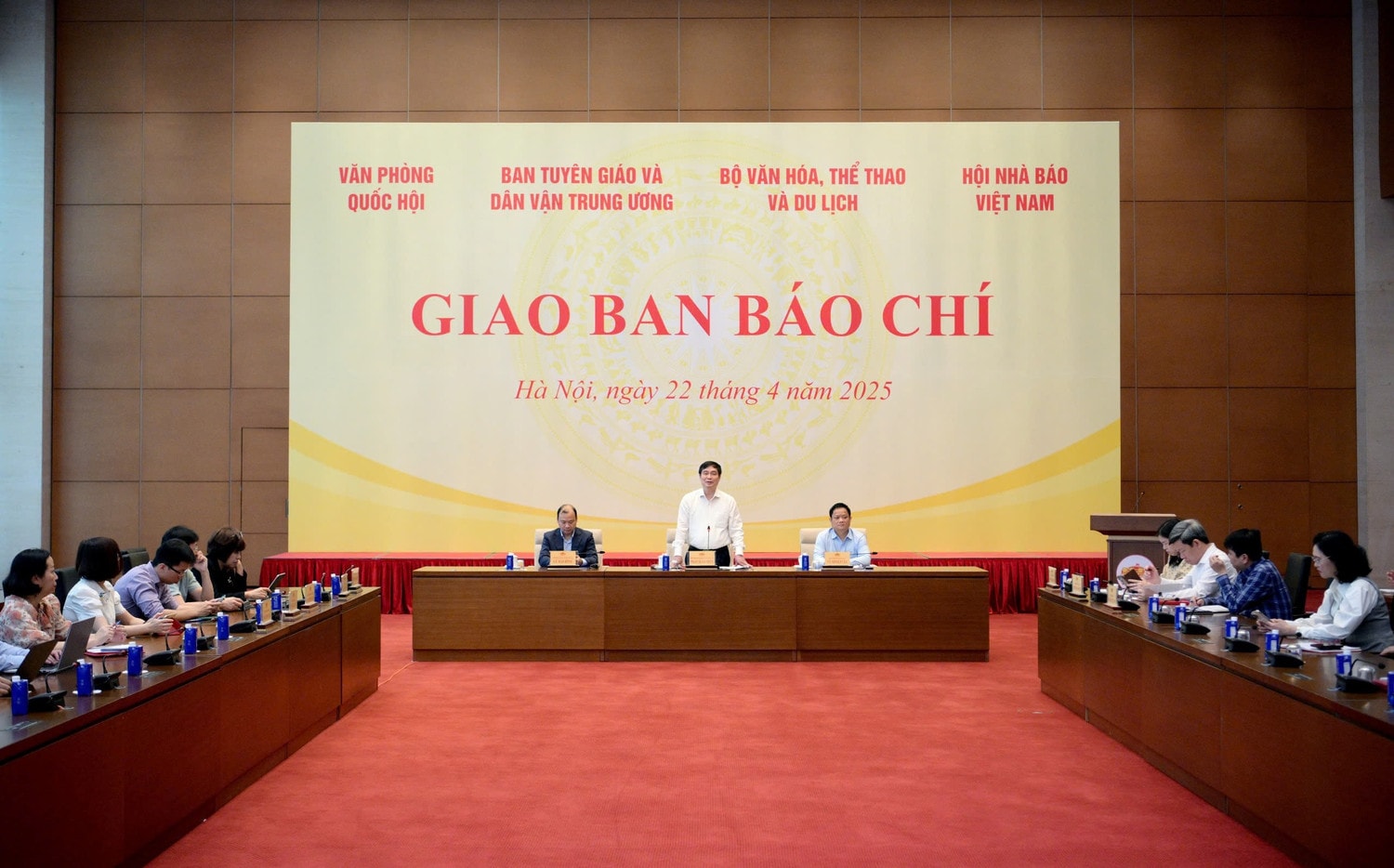 Phó Trưởng Ban Tuyên giáo và Dân vận Trung ương Phan Xuân Thủy phát biểu tại Hội nghị. Ảnh: Lâm Hiển
