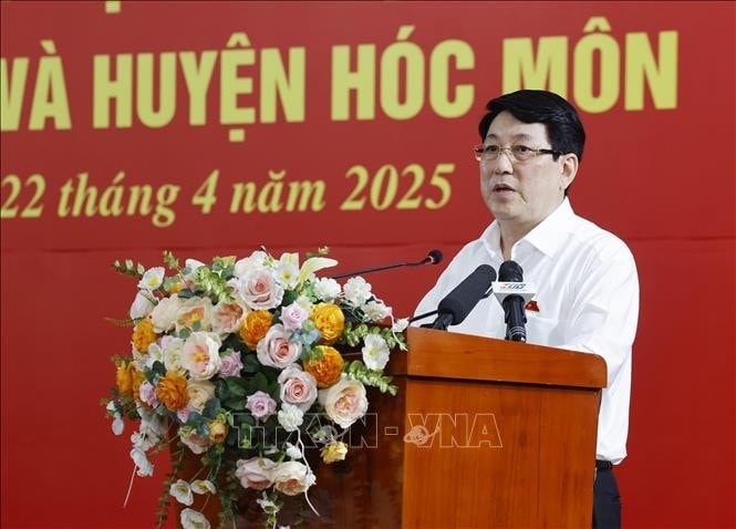 Chủ tịch nước Lương Cường tiếp xúc cử tri các huyện Củ Chi và Hóc Môn trước Kỳ họp thứ Chín, Quốc hội Khoá XV. Ảnh: Lâm Khánh/TTXVN