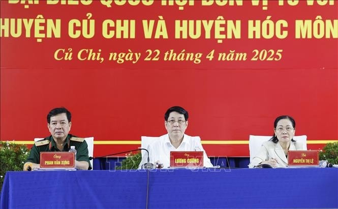Chủ tịch nước Lương Cường dự Hội nghị tiếp xúc cử tri các huyện Củ Chi và Hóc Môn trước Kỳ họp thứ chín, Quốc hội khoá XV. Ảnh: Lâm Khánh/TTXVN