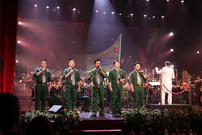 Tác phẩm "Tiểu đoàn 307" làm náo nức cả khán phòng.