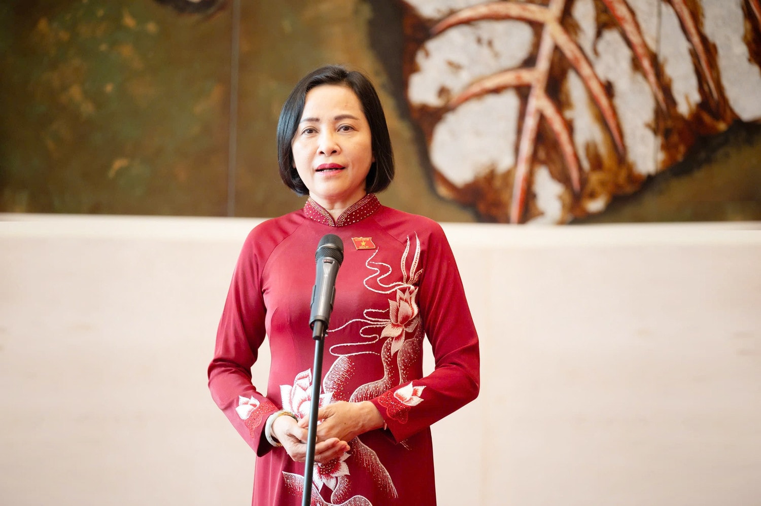 Phó Chủ tịch Quốc hội Nguyễn Thị Thanh phát biểu tại buổi gặp mặt