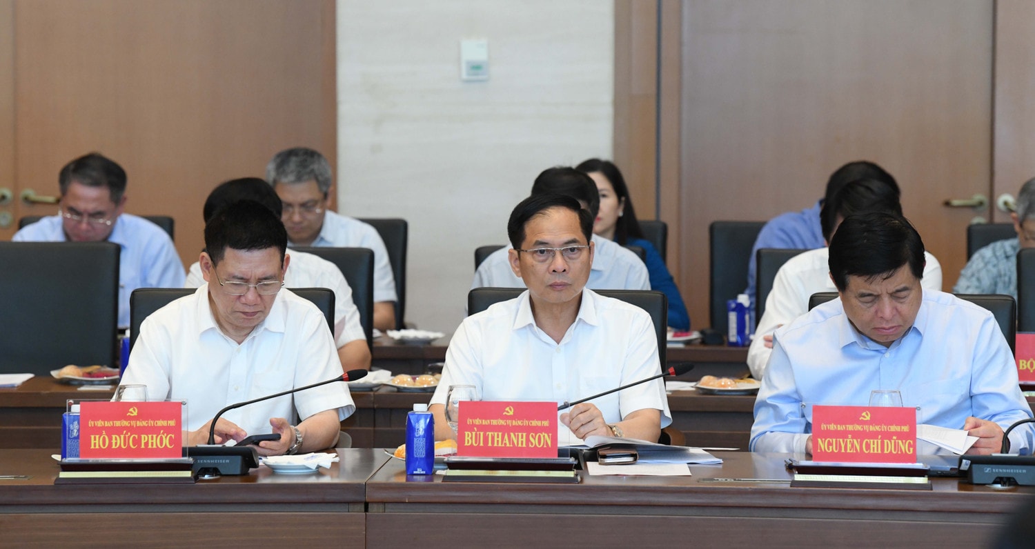 cac-dai-bieu-du-hoi-nghi4.jpg