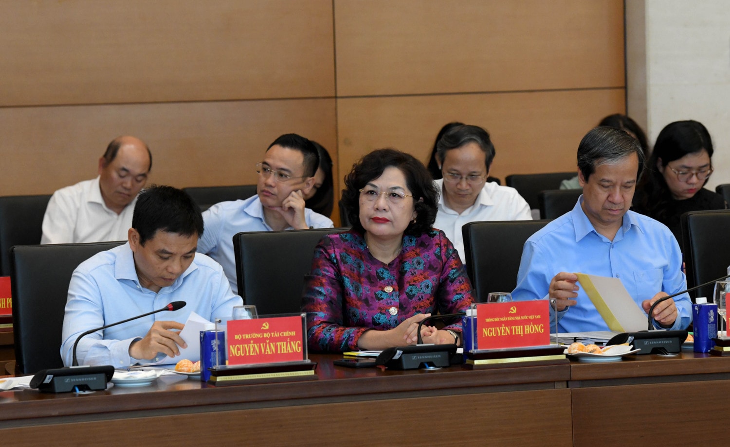 cac-dai-bieu-du-hoi-nghi6.jpg