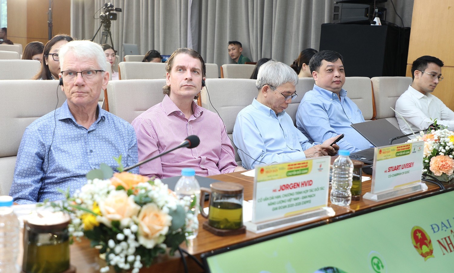 Các đại biểu dự diễn đàn. Ảnh: Khánh Duy