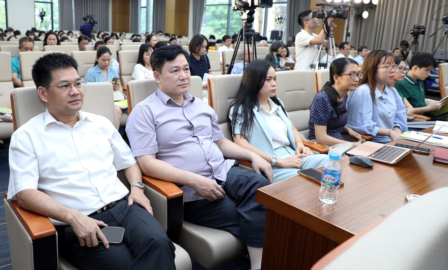 Các đại biểu dự diễn đàn. Ảnh: Khánh Duy