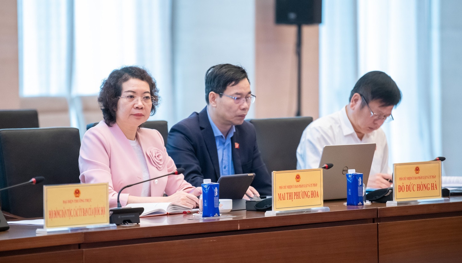 Các đại biểu dự phiên họp