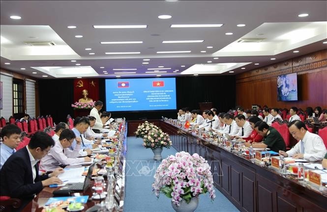 Quang cảnh buổi làm việc.
