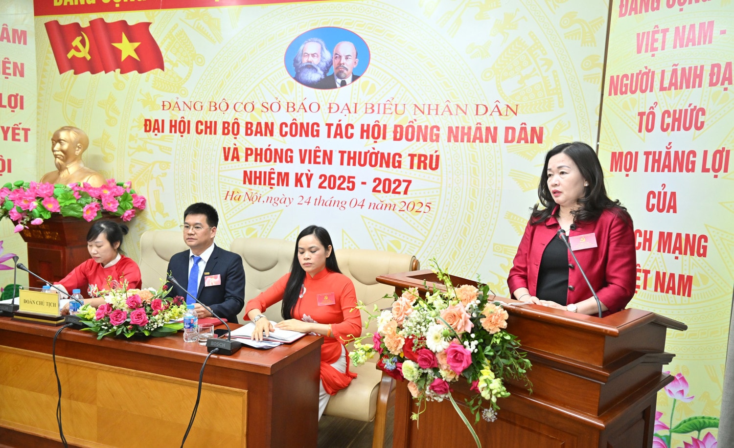 bi-thu-dang-uy-tong-bien-tap-bao-dai-bieu-nhan-dan-pham-thi-thanh-huyen-phat-bieu-chi-dao-dai-hoivqk-2674.jpg