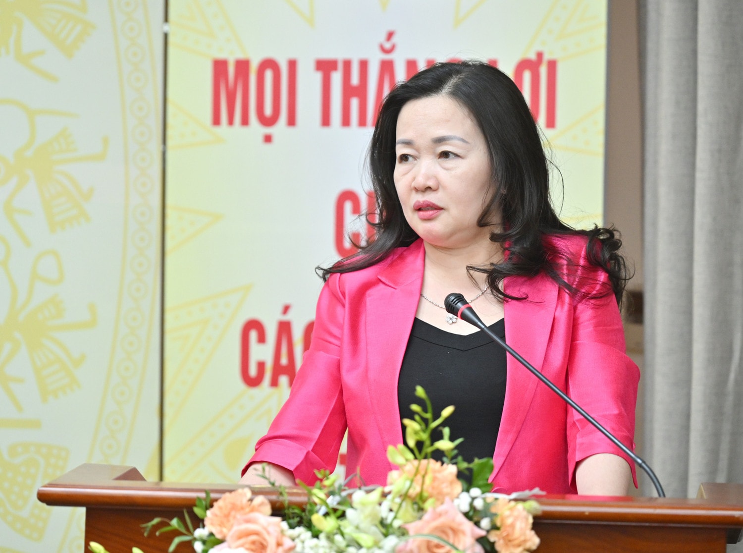 bi-thu-dang-uy-tong-bien-tap-bao-dai-bieu-nhan-dan-pham-thi-thanh-huyen-phat-bieu-chi-dao-dai-hoivqk-3234.jpg