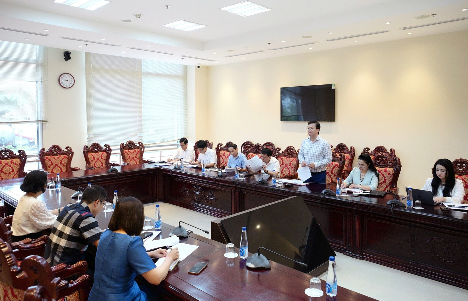 Quang cảnh cuộc họp