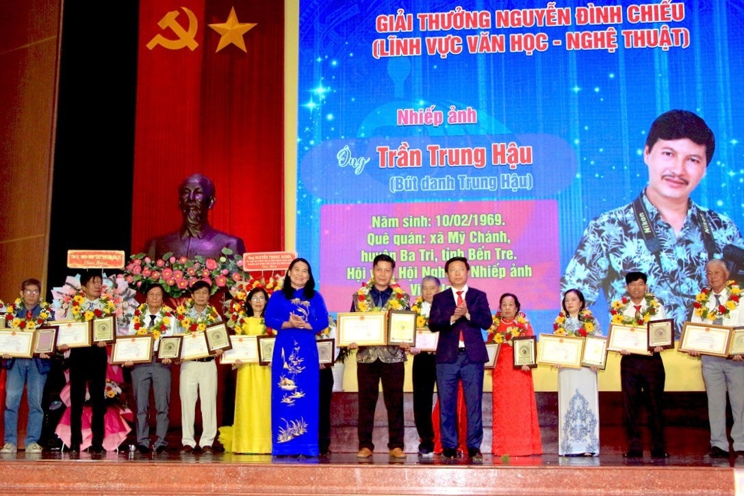 2b8130b3-7d98-421d-a457-fbb69bd330d1-1-201-a.jpg