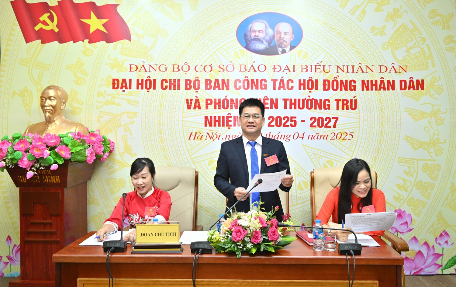 bi-thu-chi-bo-ban-cong-tac-hoi-dong-nhan-dan-va-phong-vien-thuong-tru-tran-chi-tuan-phat-bieuvqk-2606.jpg