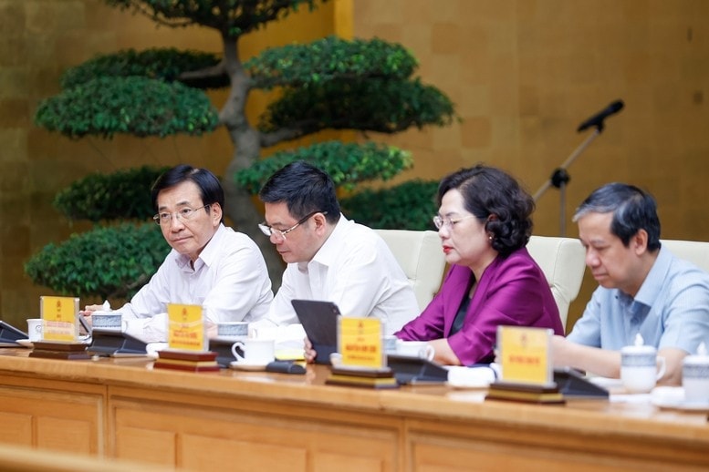 Lãnh đạo các bộ, ngành, cơ quan thuộc Chính phủ, các thành viên của Hội đồng dự phiên họp. Ảnh: VGP/Nhật Bắc