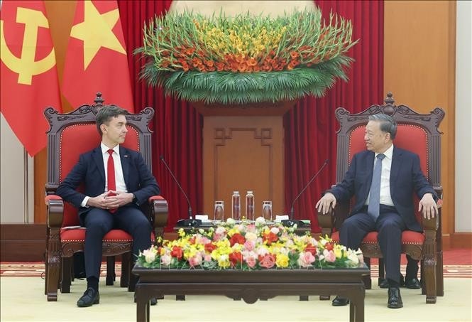 Tổng Bí thư Tô Lâm tiếp Đại sứ, Trưởng Phái đoàn Liên minh châu Âu (EU) tại Việt Nam Julien Guerrier. Ảnh: Thống Nhất/TTXVN