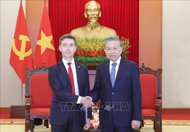 Tổng Bí thư Tô Lâm tiếp Đại sứ, Trưởng Phái đoàn Liên minh châu Âu (EU) tại Việt Nam Julien Guerrier. Ảnh: Thống Nhất/TTXVN