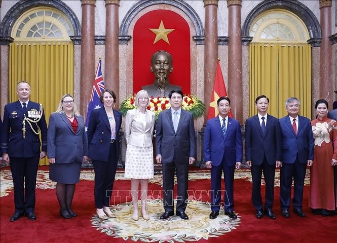 Chủ tịch nước Lương Cường với Đại sứ Australia tại Việt Nam Gillian Bird và các đại biểu. Ảnh: Lâm Khánh/TTXVN