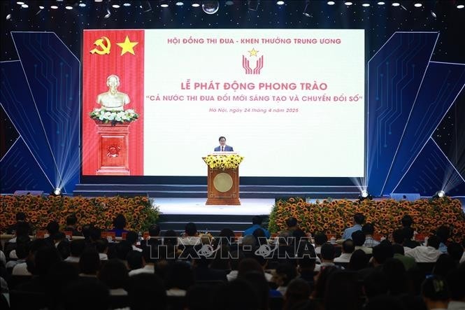 Thủ tướng Phạm Minh Chính, Chủ tịch Hội đồng Thi đua - Khen thưởng Trung ương phát động Phong trào “Cả nước thi đua đổi mới sáng tạo và chuyển đổi số”. Ảnh: Dương Giang/TTXVN.