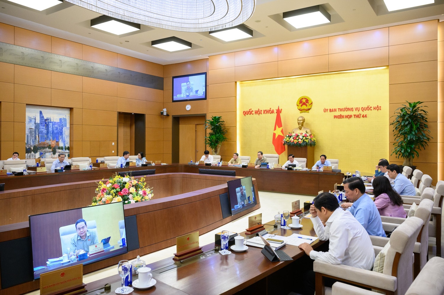 Quang cảnh phiên họp. Ảnh: Hồ Long