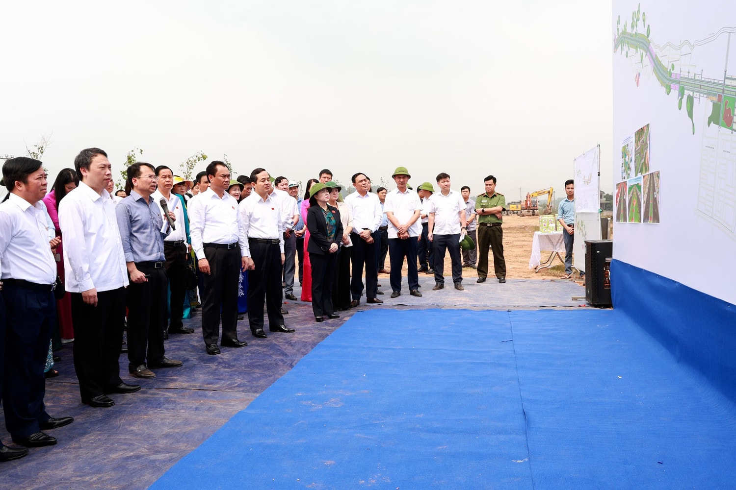 Bí thư Tỉnh ủy Thái Nguyên Trịnh Việt Hùng và lãnh đạo tỉnh, lãnh đạo các sở, ngành kiểm tra tại Dự án đường Bắc Sơn kéo dài
