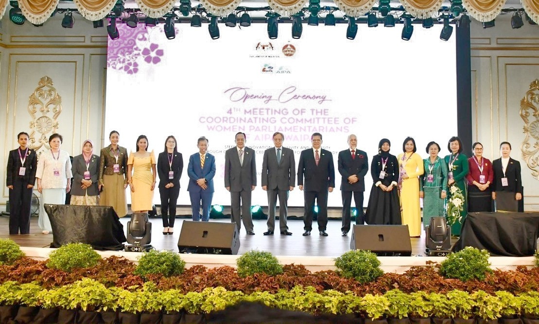 Đại diện các nước thành viên AIPA tham dự Phiên họp chụp ảnh lưu niệm