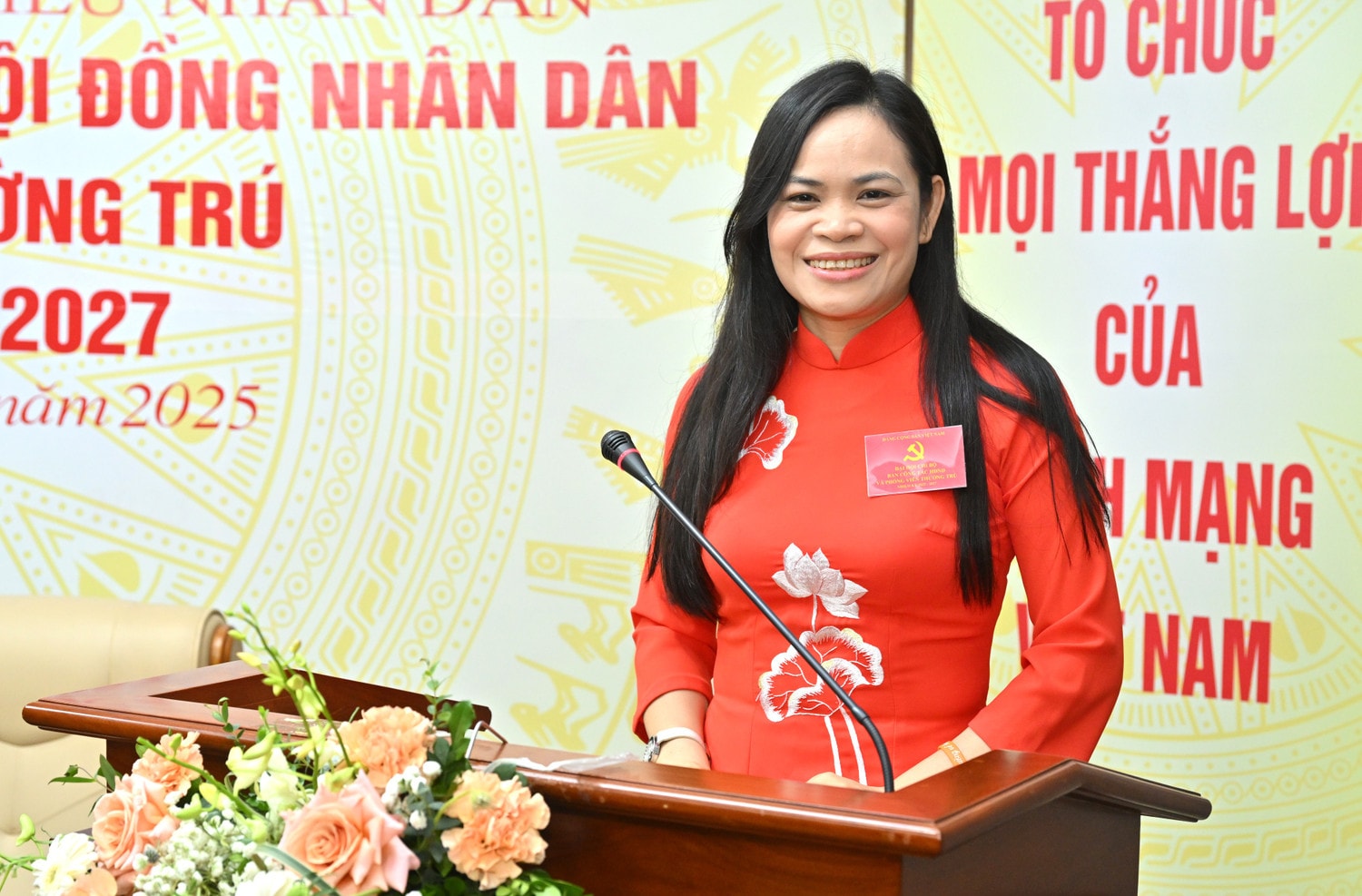 pho-bi-thu-chi-bo-vu-thi-nhung-bao-cao-tong-ket-cong-tac-cua-chi-bo-nhiem-ky-2022-2025-va-phuong-huong-nhiem-ky-2025-2027.jpg