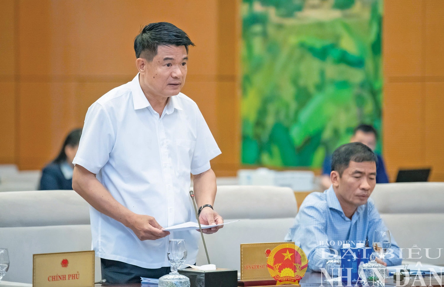 Viện trưởng Viện Kiểm sát Nhân dân Tối cao Nguyễn Huy Tiến trình bày Tờ trình dự án Luật sửa đổi bổ sung một số điều của Luật Tổ chức Viện Kiểm sát nhân dân. Ảnh: Lâm Hiển